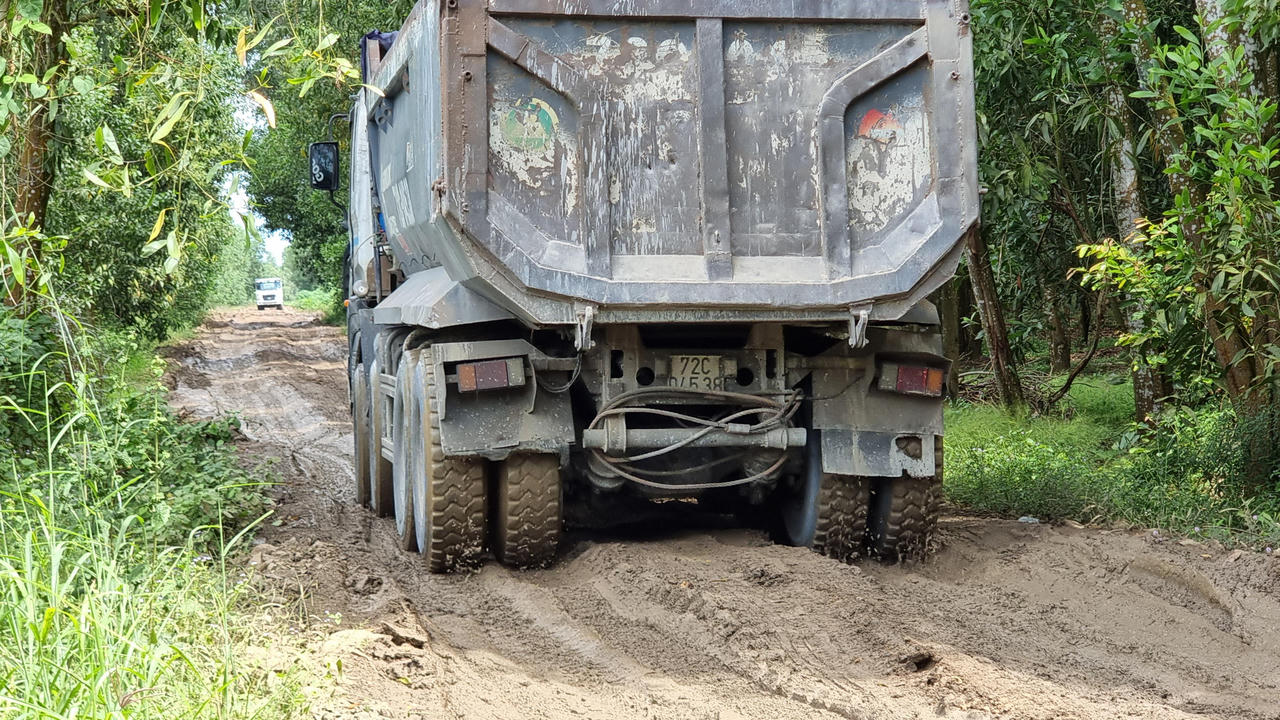Huyện Xuyên Mộc (Bà Rịa – Vũng Tàu): nhiều hộ dân bỏ hoang nhà cửa vì vấn nạn cát lậu 
