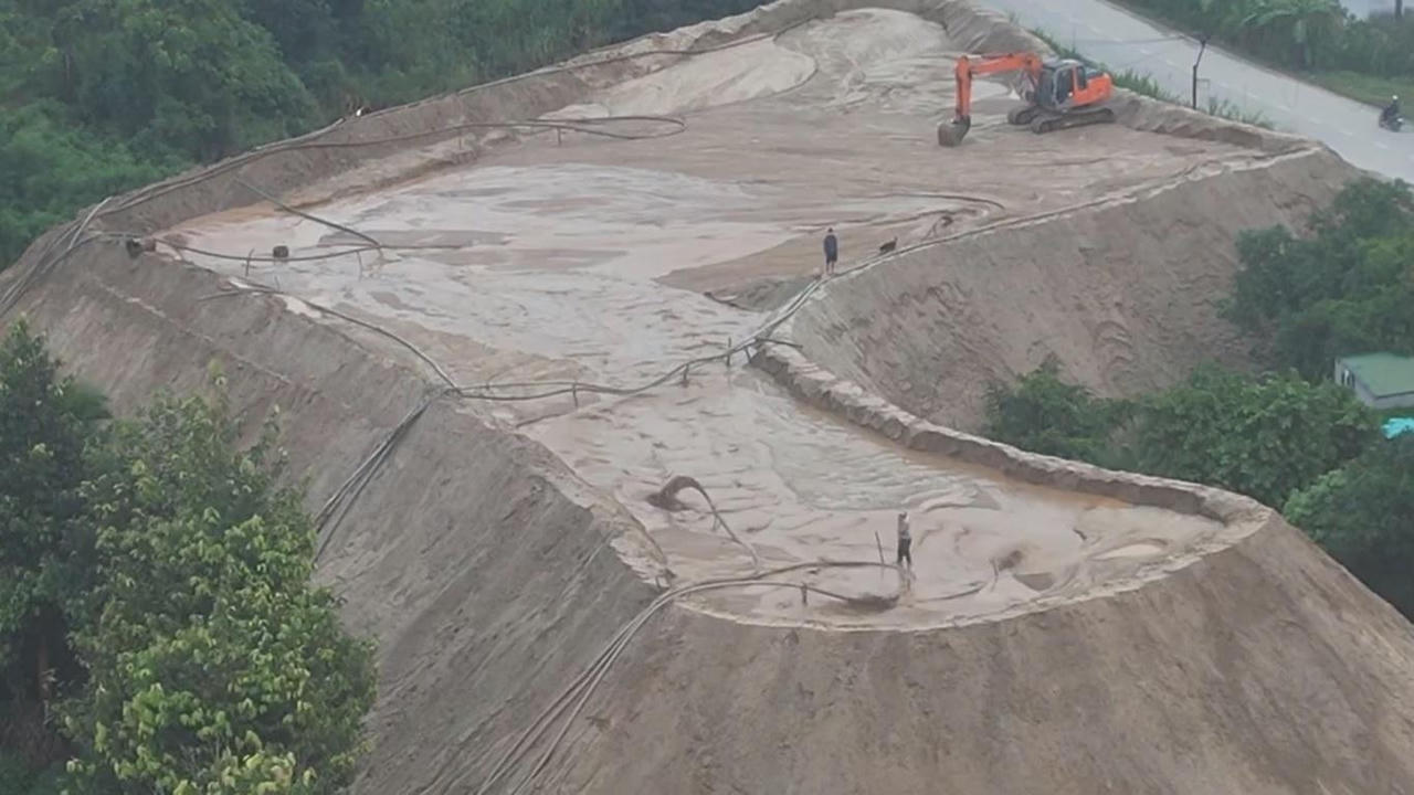 Hơn 50 tàu vỏ thép thi nhau hút cát, xé toạc sông Đồng Nai