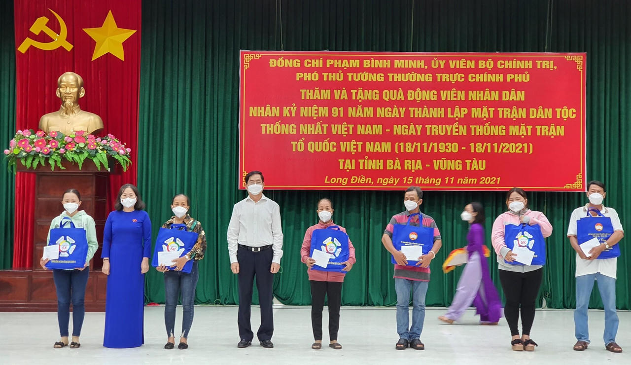 Phó Thủ tướng Phạm Bình Minh dự Ngày hội Đại đoàn kết toàn dân tại Bà Rịa - Vũng Tàu