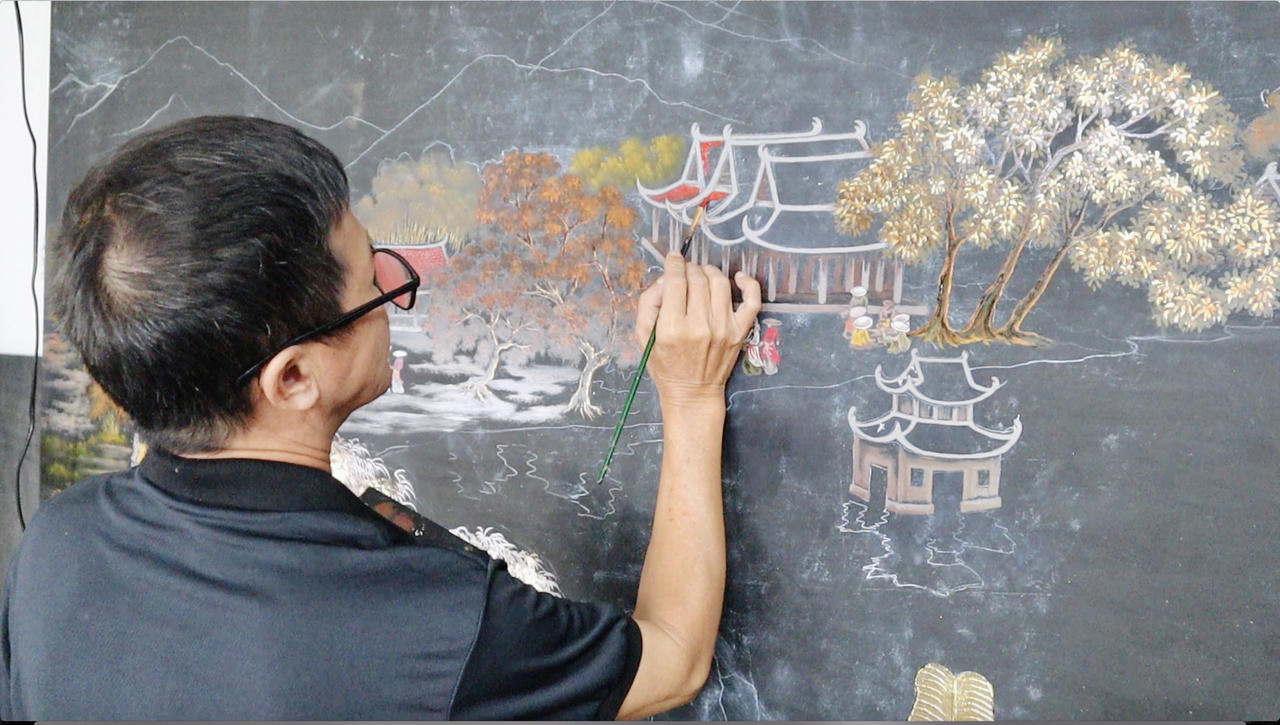 'Giữ lửa' sơn mài Tương Bình Hiệp