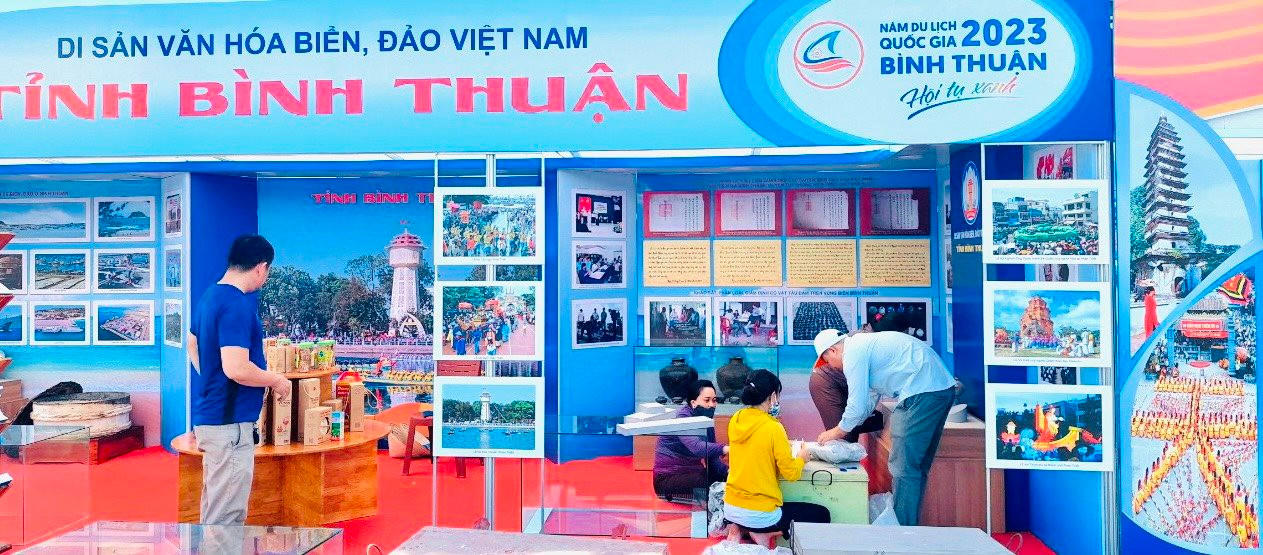 Tuyên truyền về biển, đảo Việt Nam cho ngư dân ra khơi bám biển