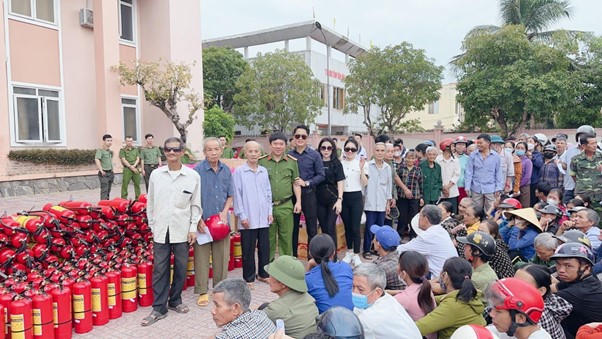 Món quà ý nghĩa của người con Hà Tĩnh xa quê