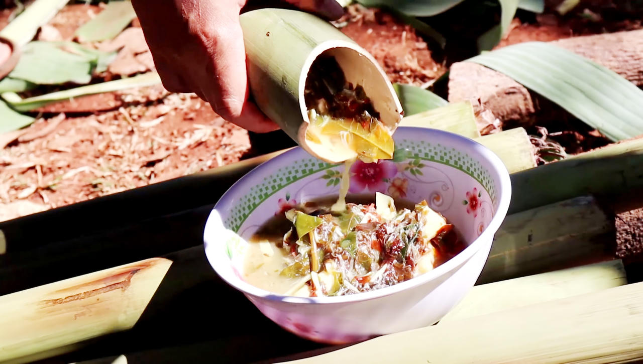 Canh thụt - món ẩm thực độc đáo của đồng bào dân tộc thiểu số tỉnh Bình Phước