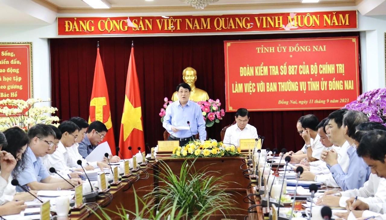 Đại tướng Lương Cường cùng đoàn kiểm tra của Bộ Chính trị làm việc với Ban Thường vụ tỉnh uỷ Đồng Nai