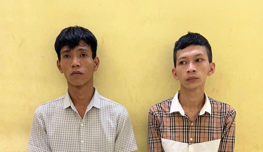 Hai đối tượng "táo tợn" xông vào nhà dân cướp giật tài sản