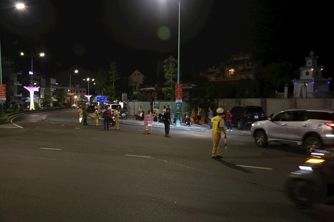 Công an Bình Thuận phối hợp với Cục Cảnh sát giao thông kiểm tra nồng độ cồn, vi phạm giao thông