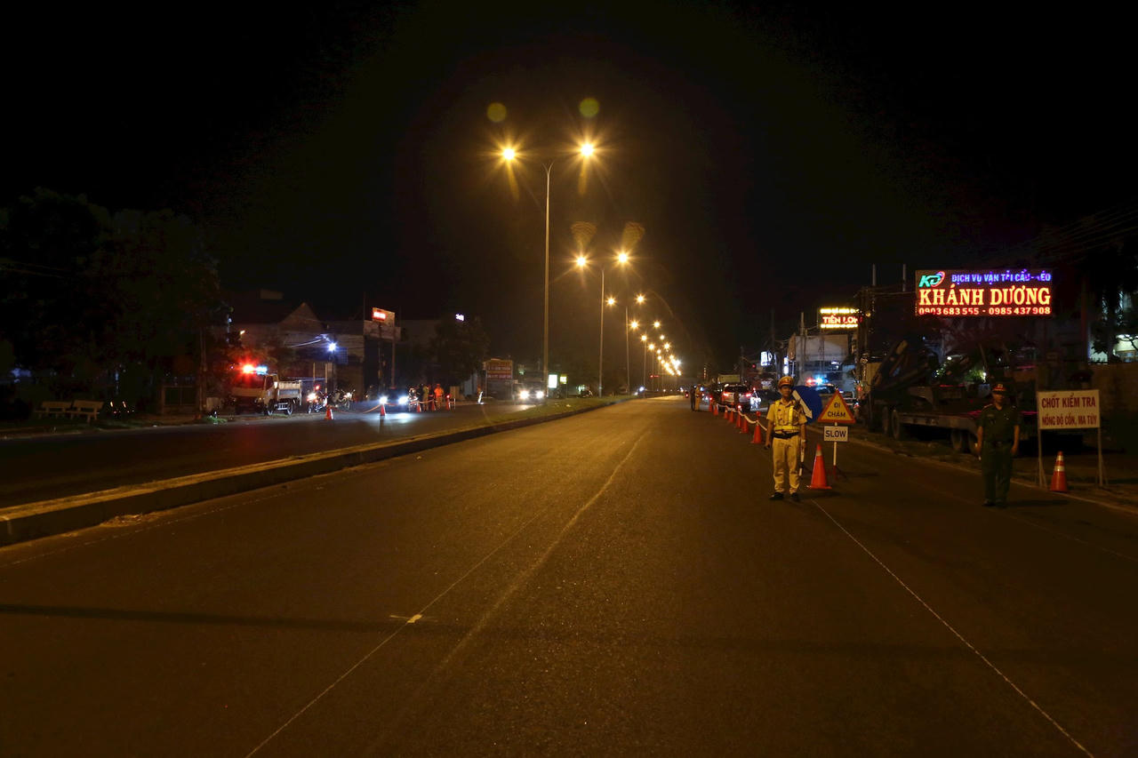 Công an Bình Thuận phối hợp với Cục Cảnh sát giao thông kiểm tra nồng độ cồn, vi phạm giao thông