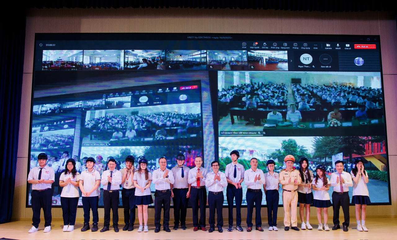 Nâng cao ý thức của HSSV chấp hành pháp luật về an toàn giao thông