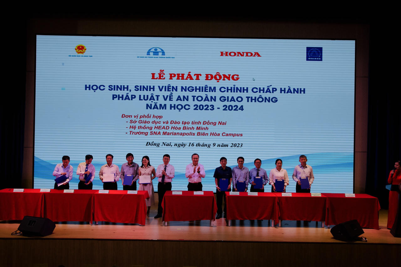 Nâng cao ý thức của HSSV chấp hành pháp luật về an toàn giao thông