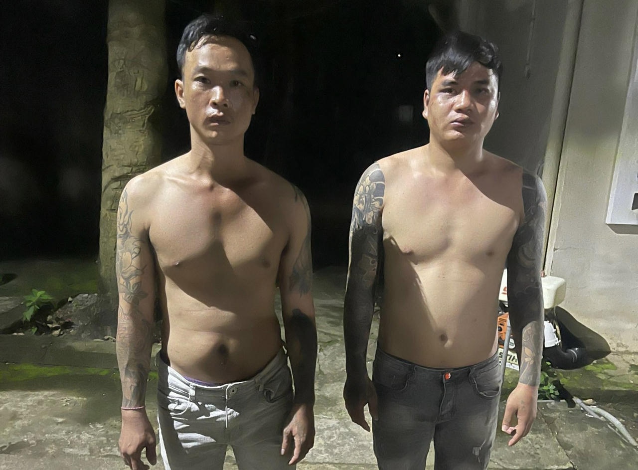 Bắt 2 đối tượng cướp giật dây chuyền vàng sau 7 giờ gây án