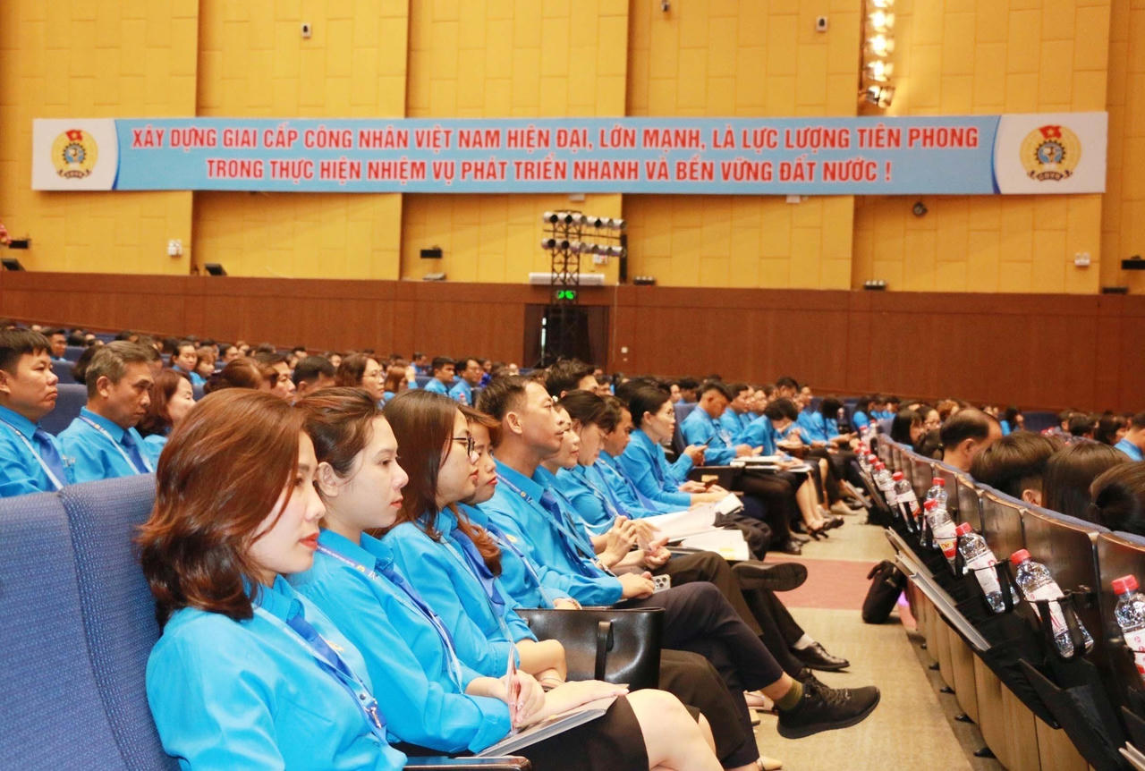 Khai mạc Đại hội Công đoàn tỉnh Bình Dương lần thứ XI