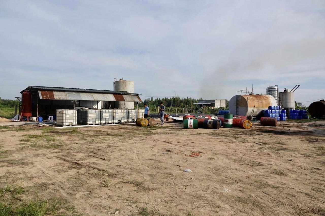 Phá đường dây tái chế dầu diezen từ nhớt thải để tiêu thụ liên tỉnh