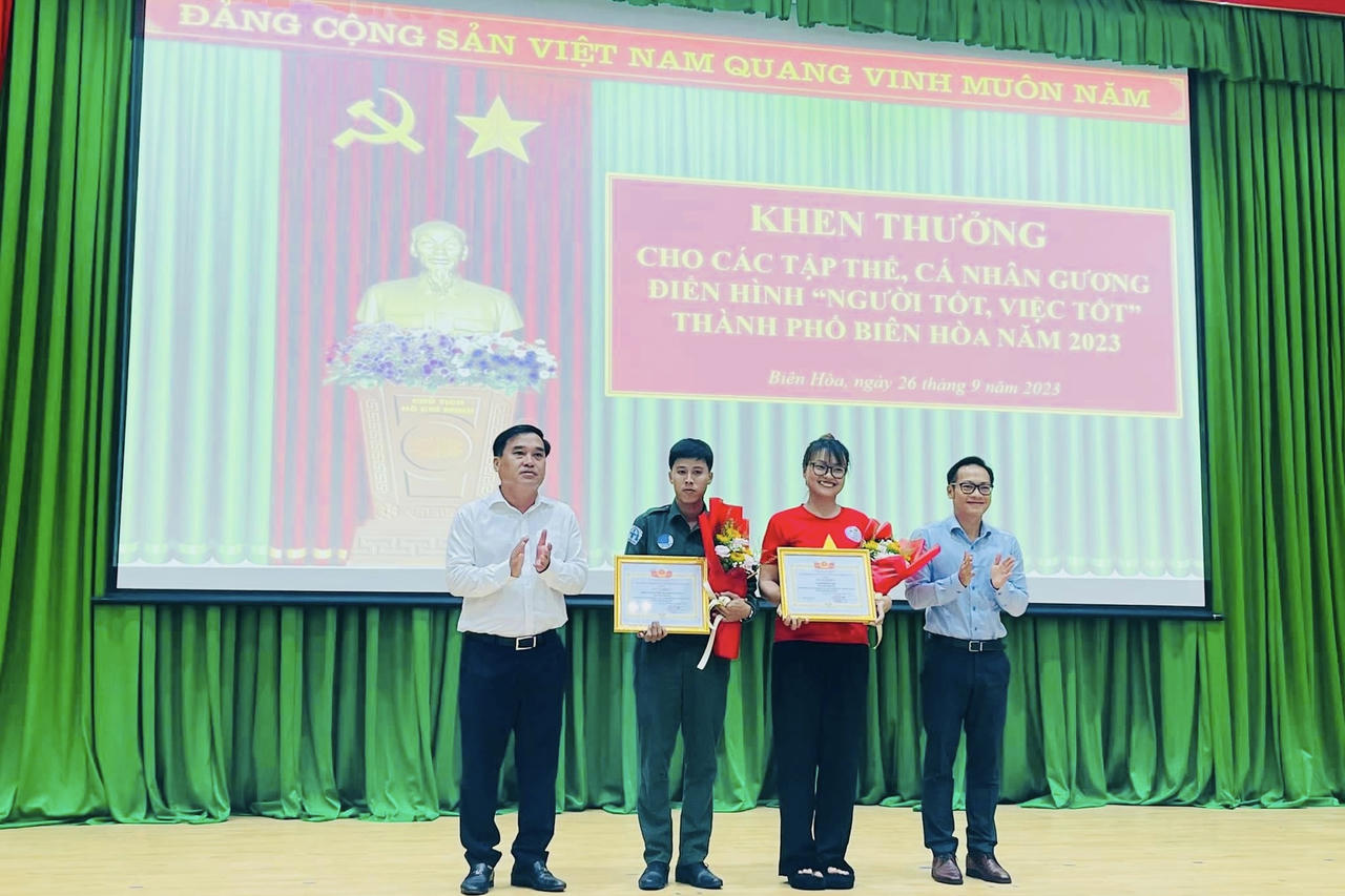 Khen thưởng đột xuất tập thể, cá nhân điển hình 'Người tốt việc tốt' tại TP Biên Hoà