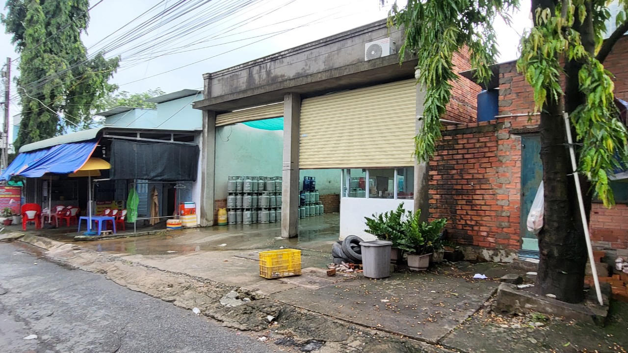 Bất an với kho chứa bình gas giữa khu dân cư