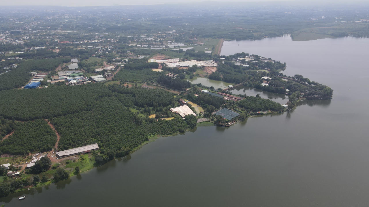 'Xẻ thịt' hồ chứa nước Sông Mây