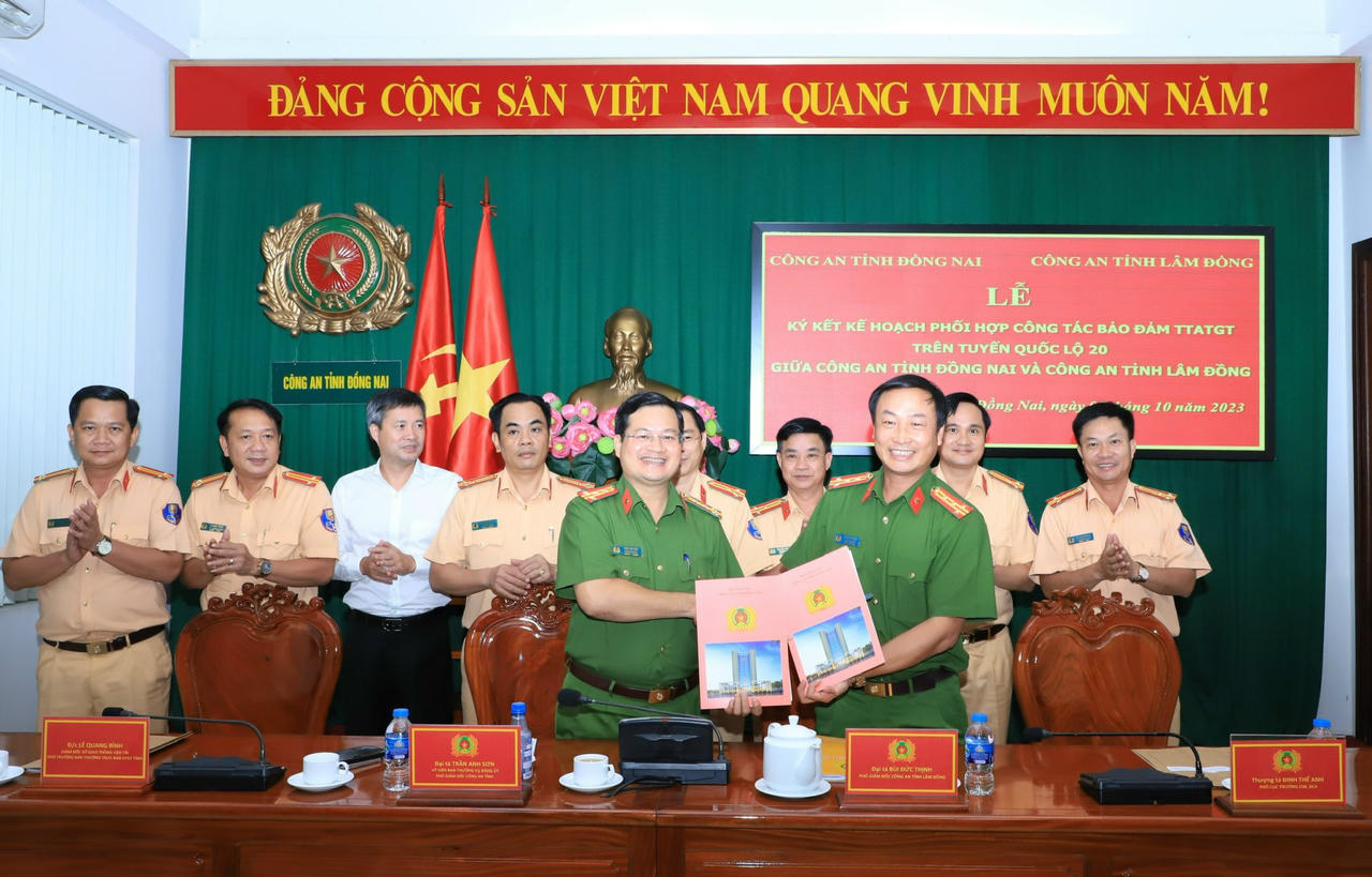 Công an 2 tỉnh ký kết phối hợp bảo đảm trật tự an toàn giao thông trên tuyến QL20
