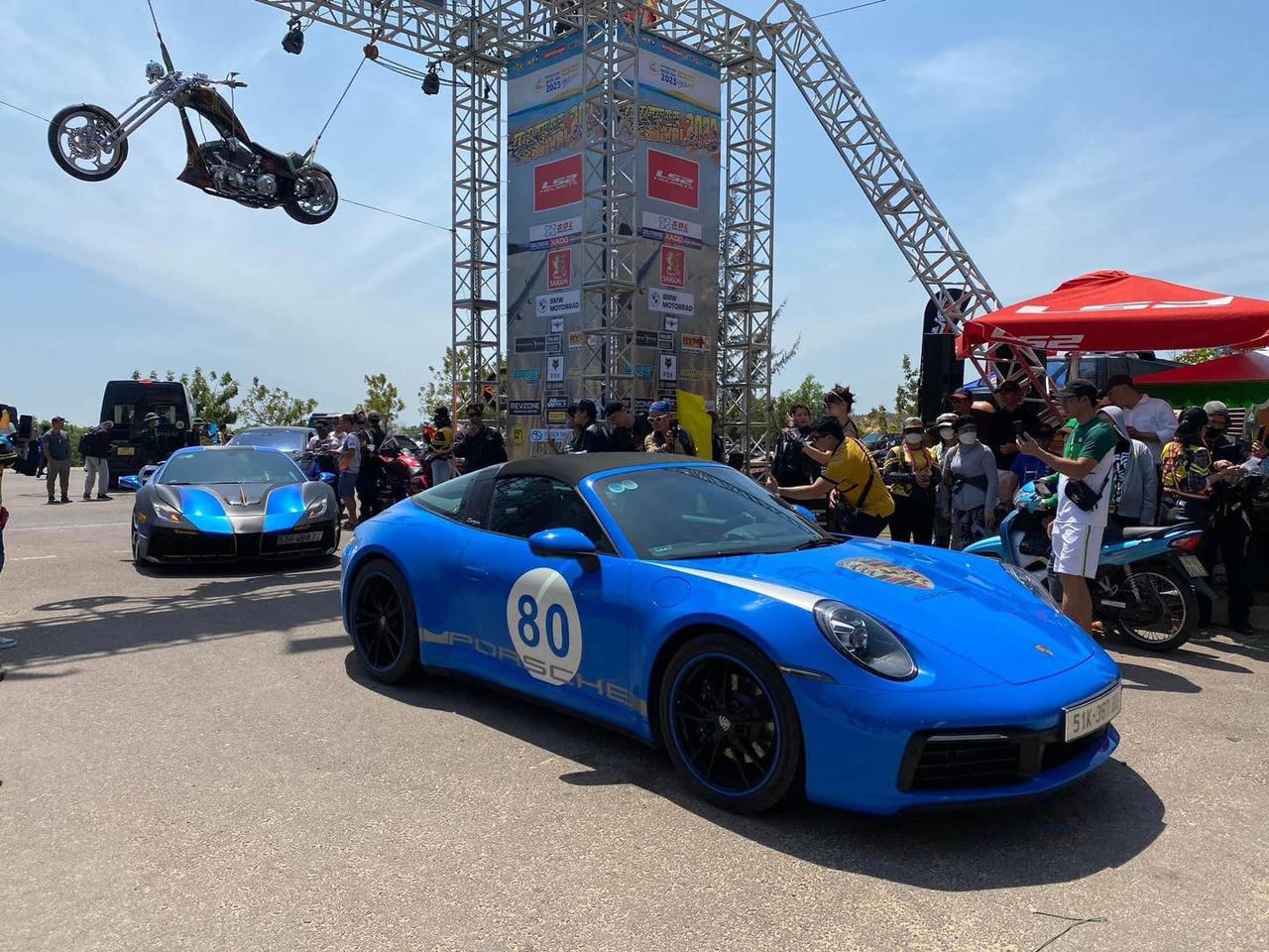 UBND tỉnh Bình Thuận chỉ đạo đơn vị phối hợp Báo Pháp luật Việt Nam tổ chức Lễ hội diều và diễu hành siêu xe