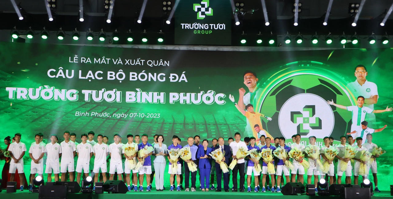 Ông Park Hang Seo ấn tượng trước khát vọng của CLB bóng đá Trường Tươi Bình Phước