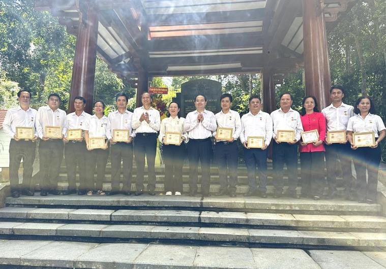 Ủy ban Kiểm tra Tỉnh ủy Đồng Nai về nguồn tại Khu di tích căn cứ Trung ương Cục miền Nam