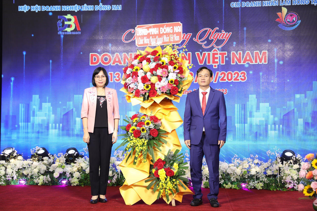 Câu lạc bộ Doanh nhân Lam Hồng tại Đồng Nai chào mừng 19 năm Ngày Doanh nhân Việt Nam