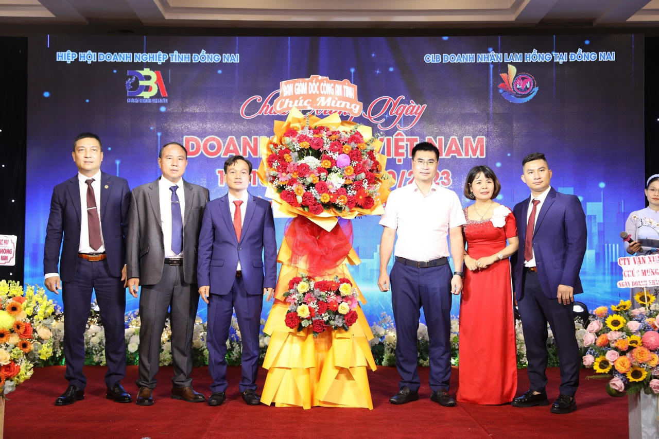 Câu lạc bộ Doanh nhân Lam Hồng tại Đồng Nai chào mừng 19 năm Ngày Doanh nhân Việt Nam