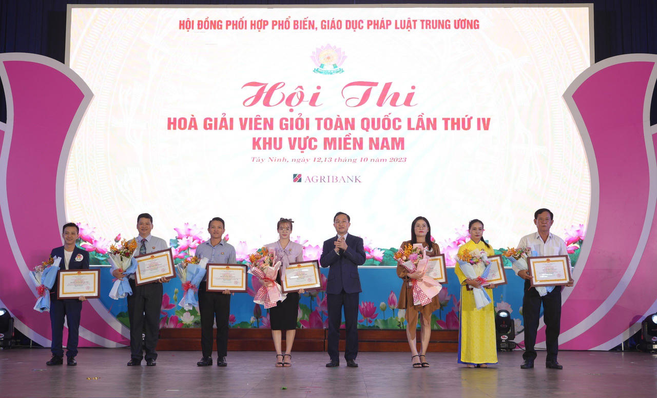 Năm đội thi Hòa giải viên giỏi khu vực miền Nam vào chung kết toàn quốc