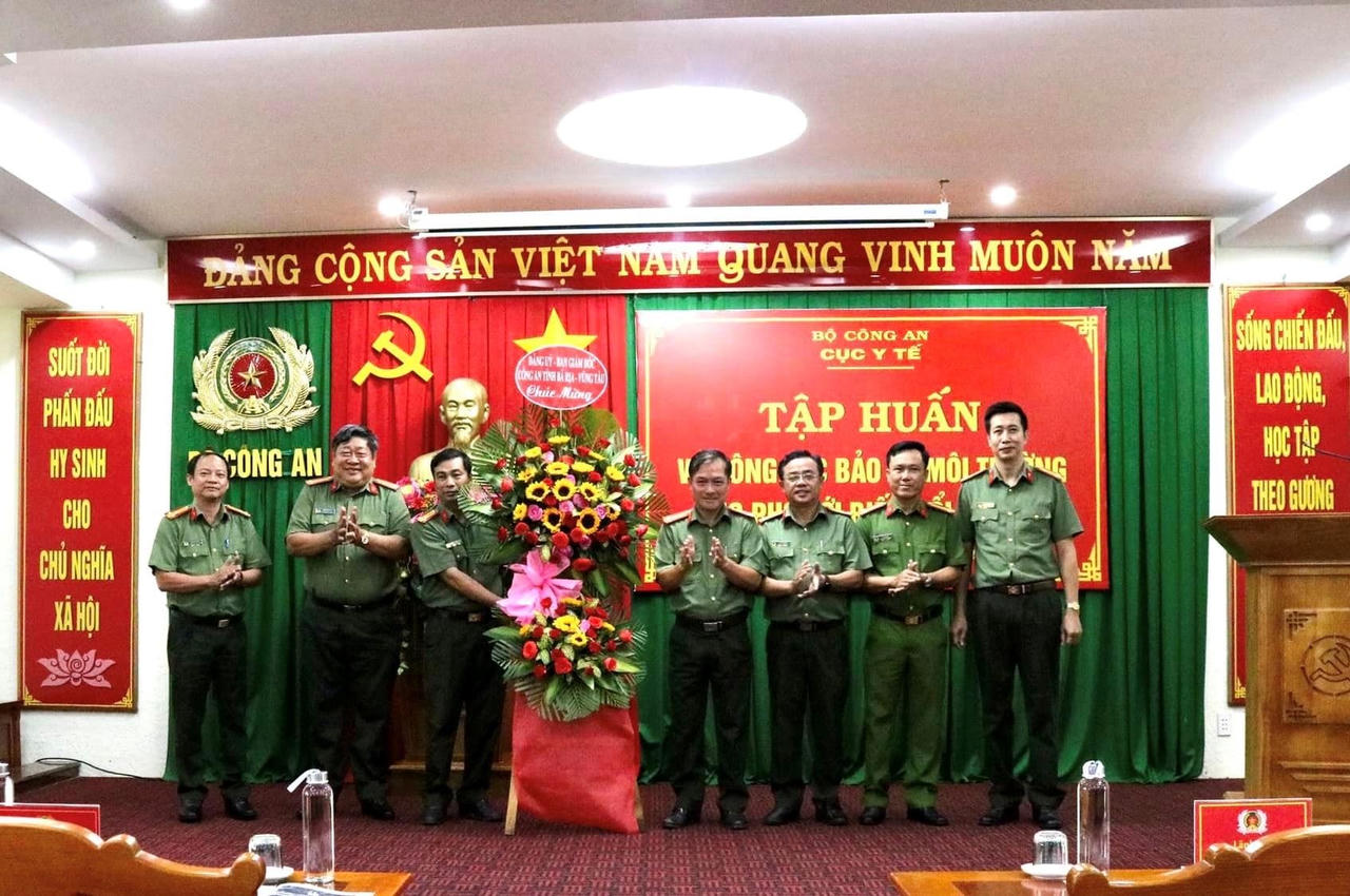 Tập huấn bảo vệ môi trường và ứng phó với biến đổi khí hậu cho công an các tỉnh phía Nam