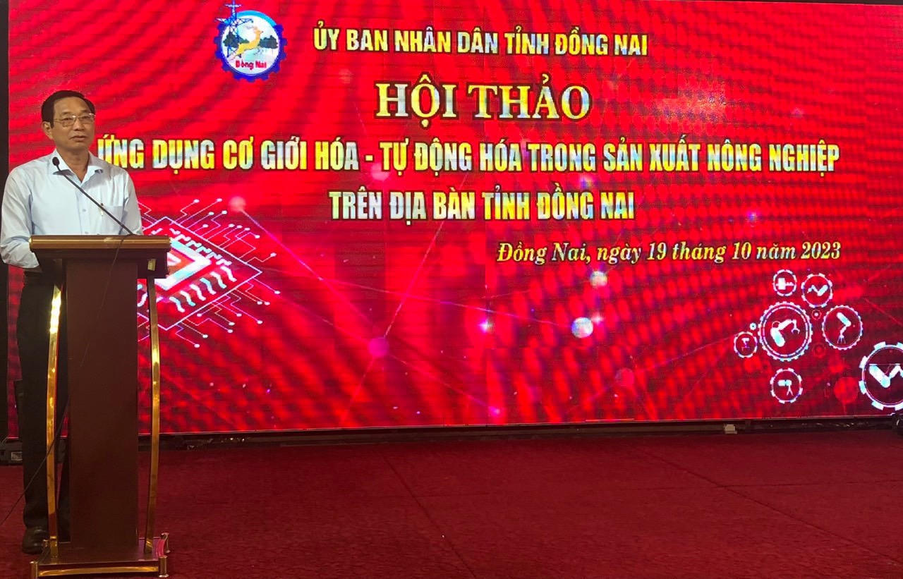 Đưa cơ giới hoá - tự động hoá vào sản xuất nông nghiệp để đạt năng suất cao