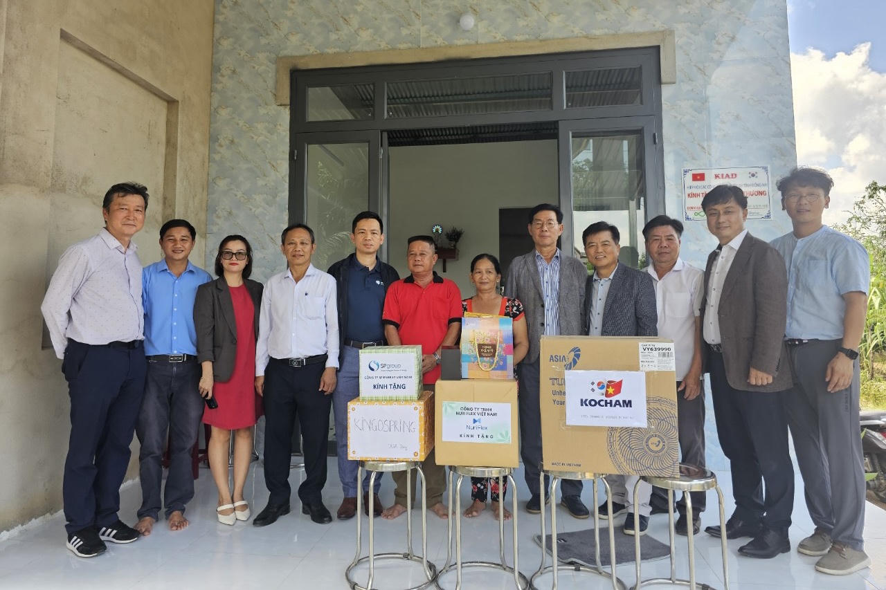 Hiệp Hội các Doanh Nghiệp Hàn Quốc KoCham tại Đồng Nai trao tặng 7 căn nhà tình thương 