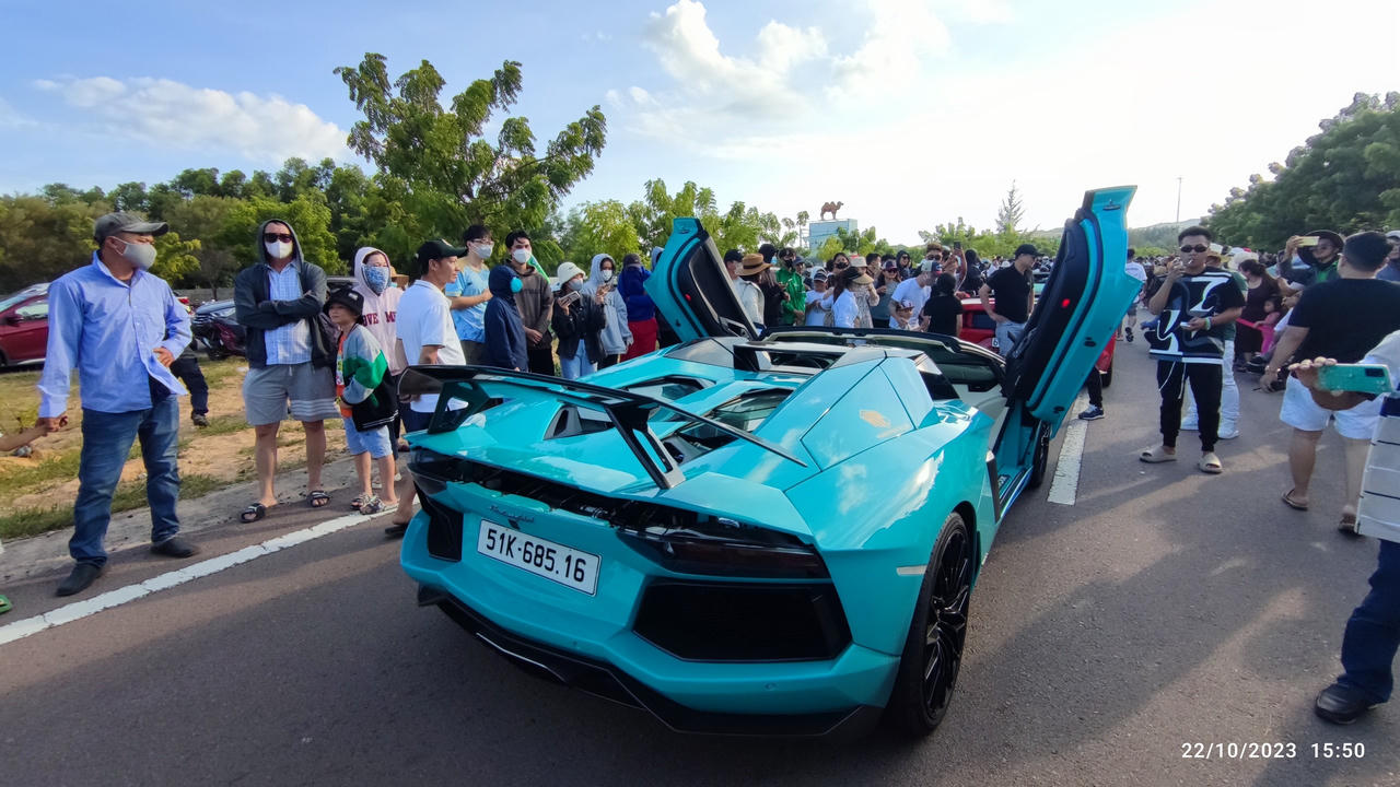 Lễ hội diều và diễu hành siêu xe tại Bình Thuận: Rực rỡ cung đường Bàu Trắng