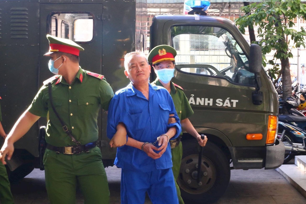  Thảo “lụi” cùng đàn em hầu tòa