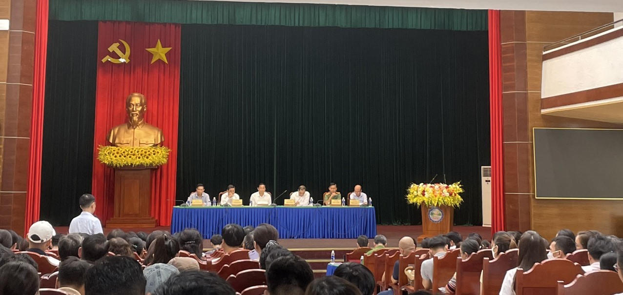 Tìm hướng giải quyết khiếu nại của hàng trăm khách hàng mua đất dự án Gem Sky World