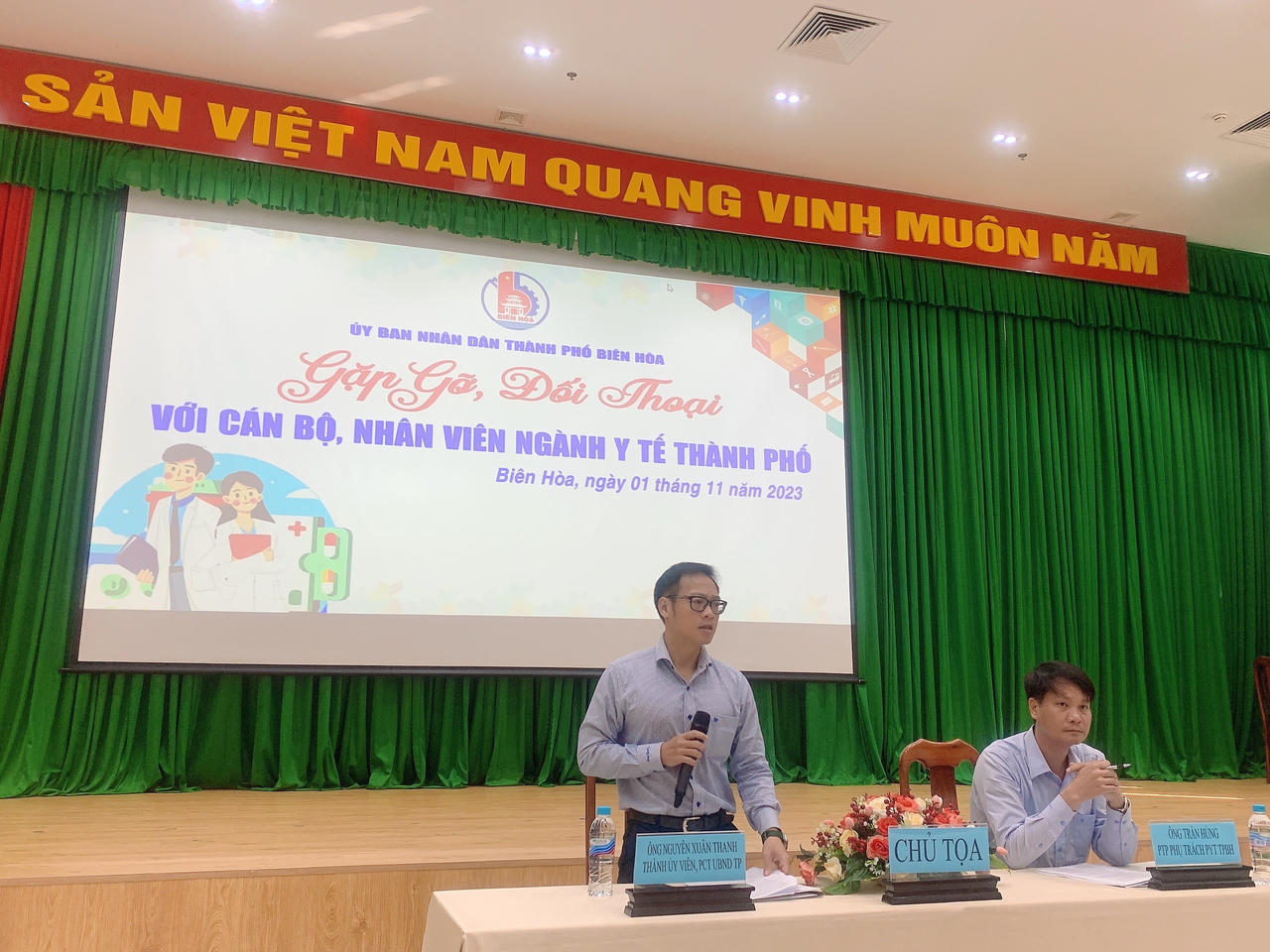 Lãnh đạo TP Biên Hòa gặp gỡ, đối thoại với cán bộ, nhân viên ngành y tế