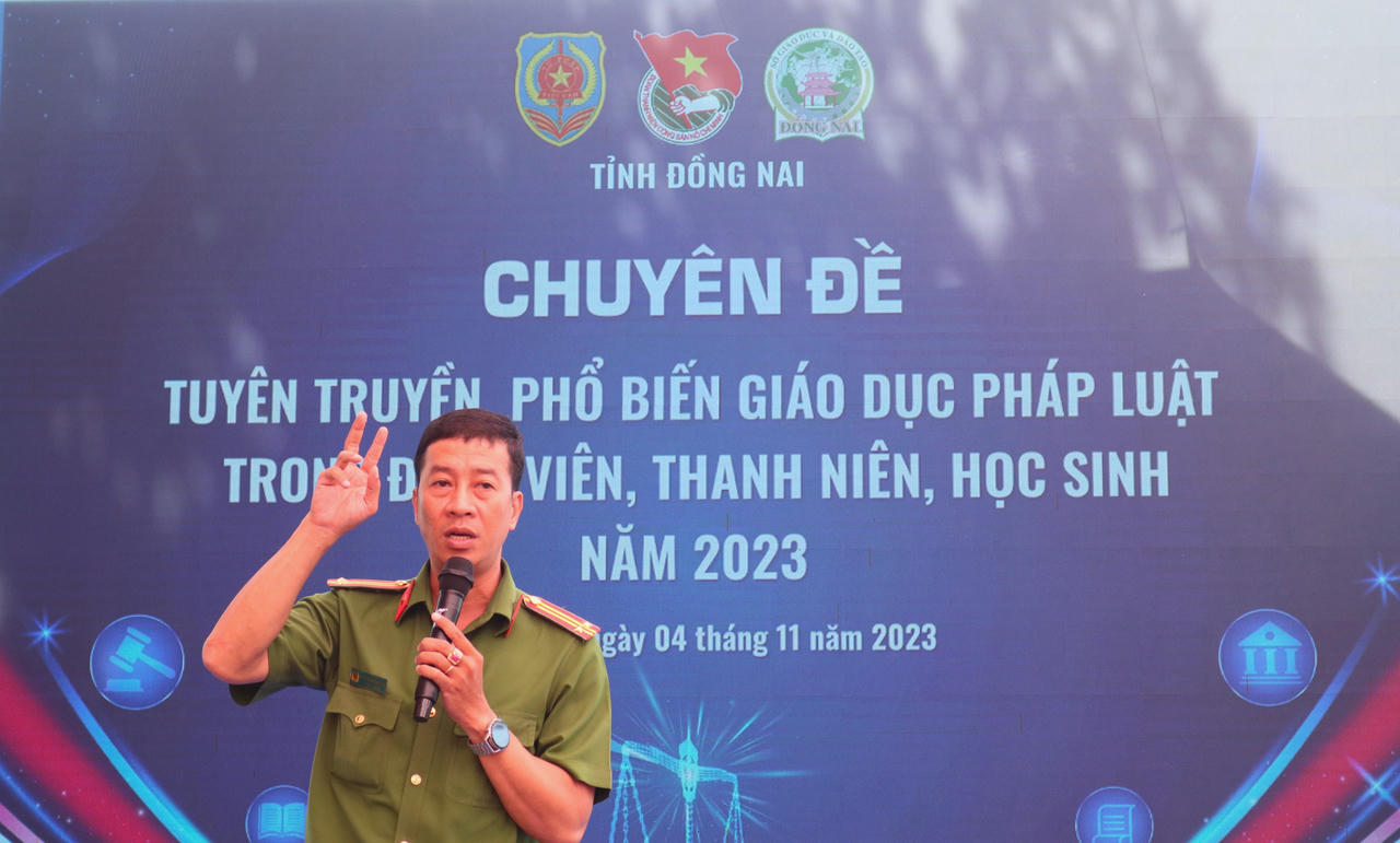 Đồng Nai: Gần 1000 học sinh, sinh viên hưởng ứng ngày Pháp luật Việt Nam