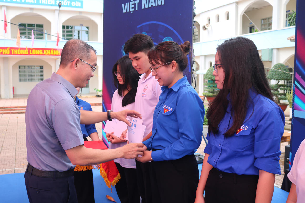 Đồng Nai: Gần 1000 học sinh, sinh viên hưởng ứng ngày Pháp luật Việt Nam