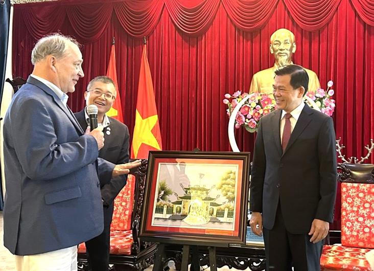 Chính quyền Montgomery của Hoa Kỳ thăm và làm việc với Đồng Nai