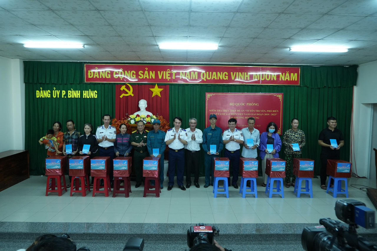 Bộ Quốc phòng kiểm tra triển khai Luật Cảnh sát biển tại Bà Rịa - Vũng Tàu