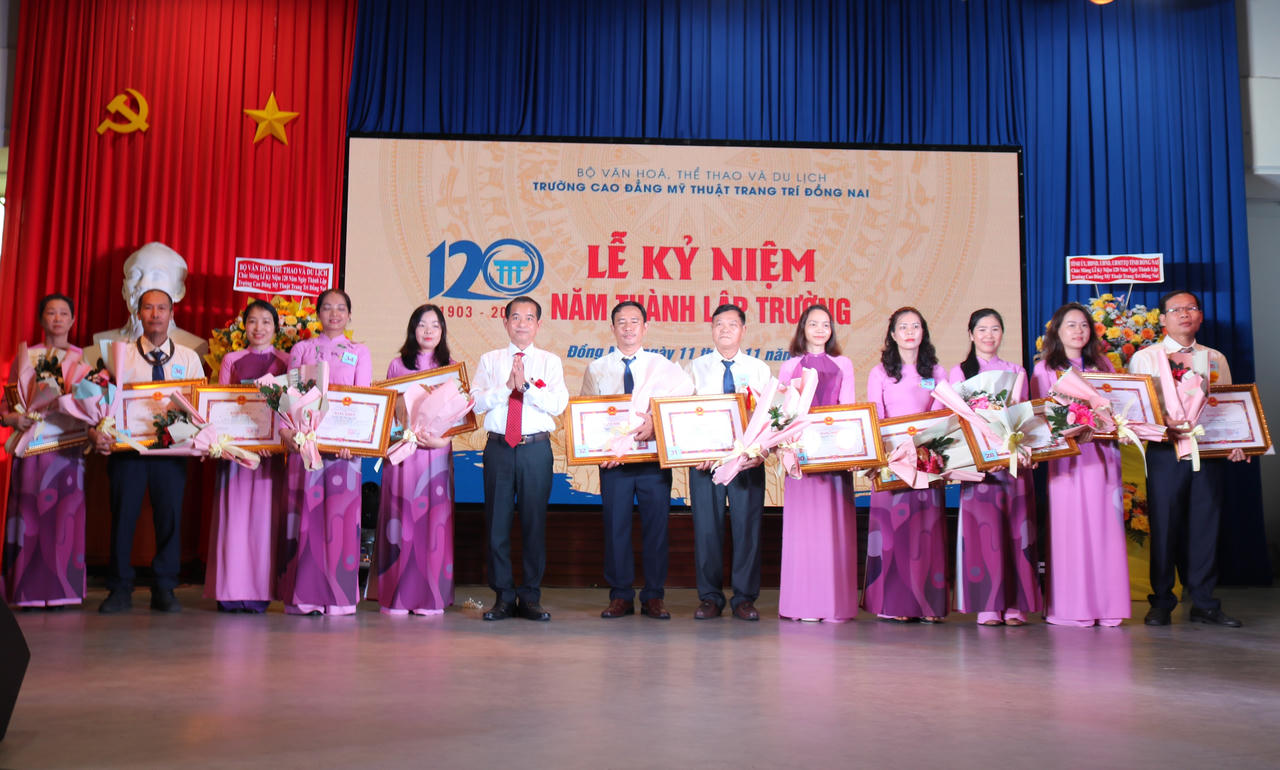 Trường Cao đẳng Mỹ thuật trang trí Đồng Nai kỷ niệm 120 năm thành lập