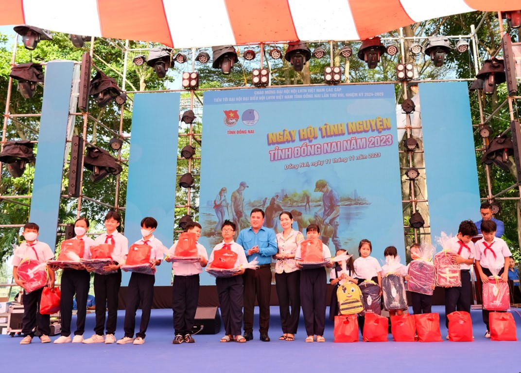 Đồng Nai tuyên dương 5 cá nhân, tập thể tiêu biểu trong phong trào tình nguyện