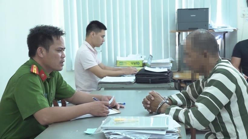 Nhậu với ông khách lạ, nữ chủ quán cà phê ngủ mê mệt bị cướp hết vàng