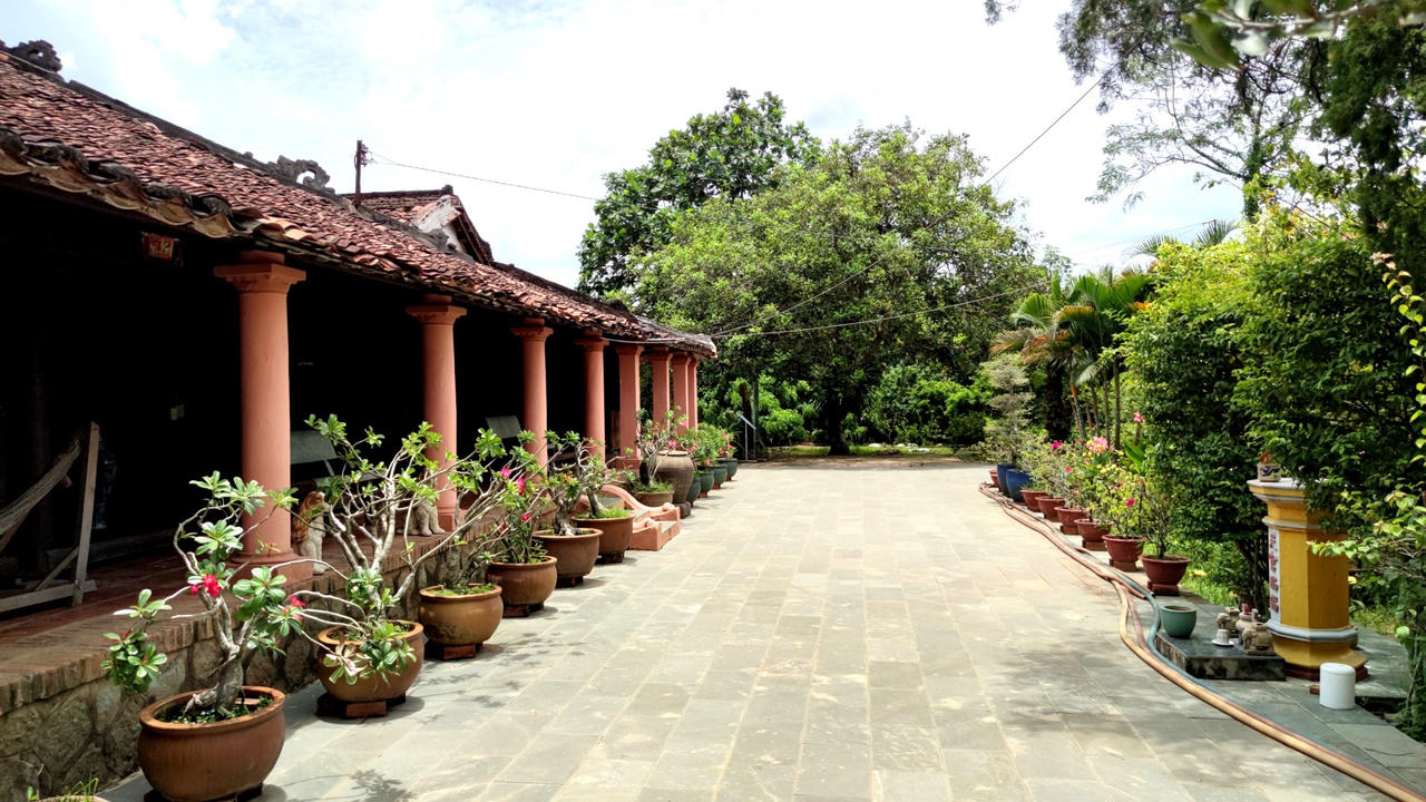 Nhà cổ hơn 100 tuổi giữa lòng cù lao