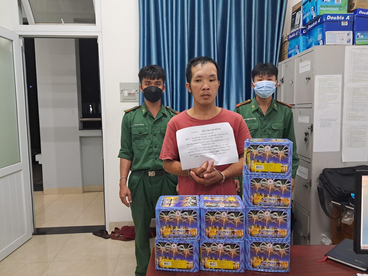 Liên tiếp bắt 3 vụ tàng trữ, mua bán pháo trái phép ở Bà Rịa - Vũng Tàu và Bình Dương