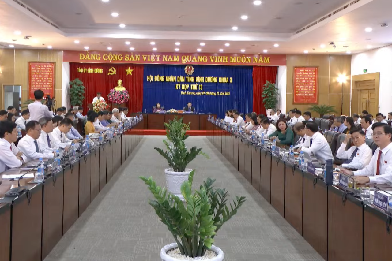 HĐND tỉnh Bình Dương tập trung thảo luận các giải pháp cải thiện đời sống người dân