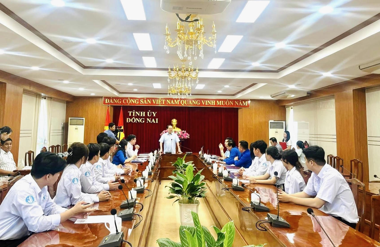 Trưởng đoàn Đại biểu Quốc hội tỉnh Đồng Nai làm việc tại địa phương về công tác Đoàn