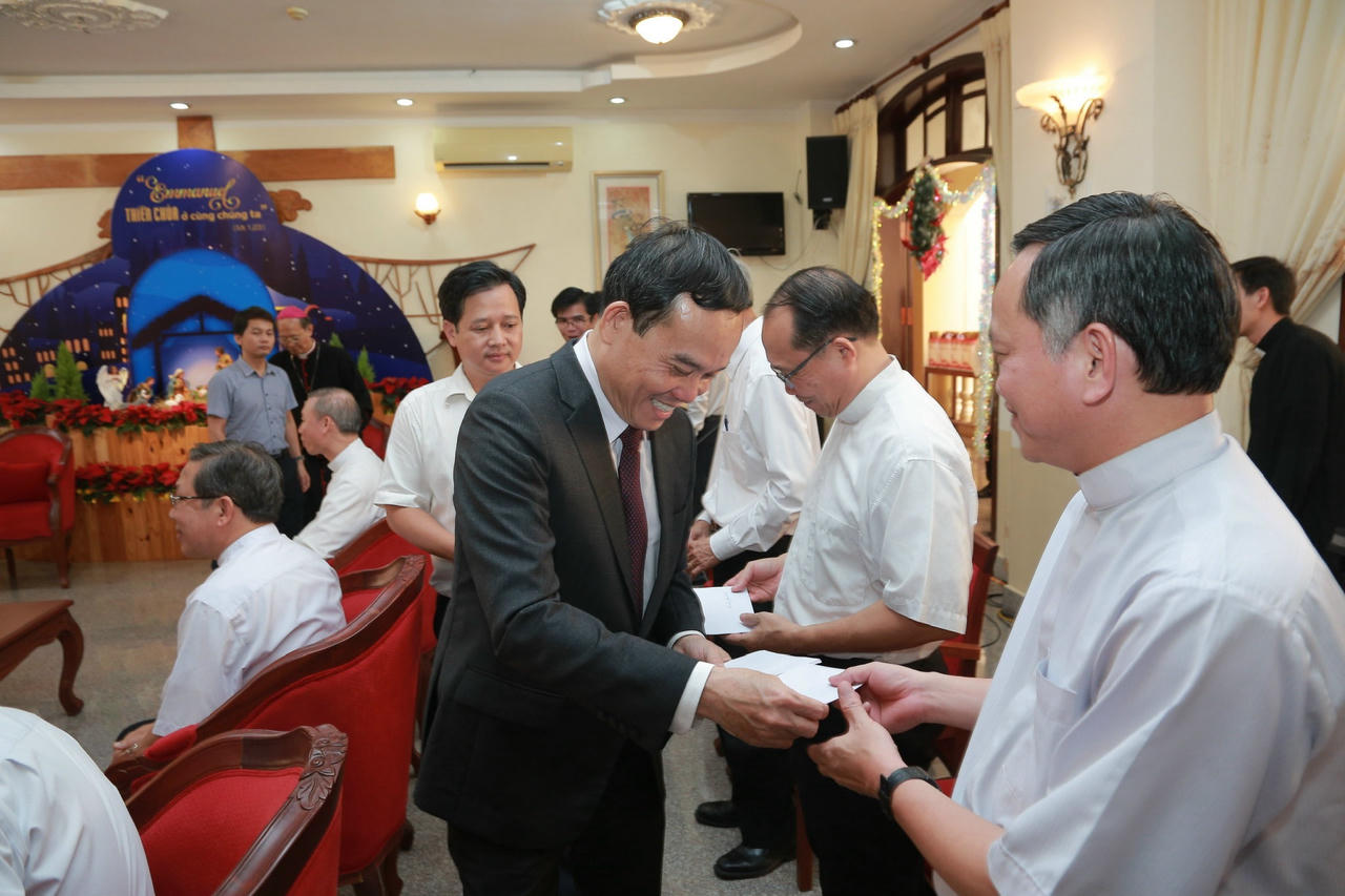 Phó Thủ tướng Trần Lưu Quang thăm và chúc mừng Giáng sinh tại Tòa Giám mục Giáo phận Xuân Lộc