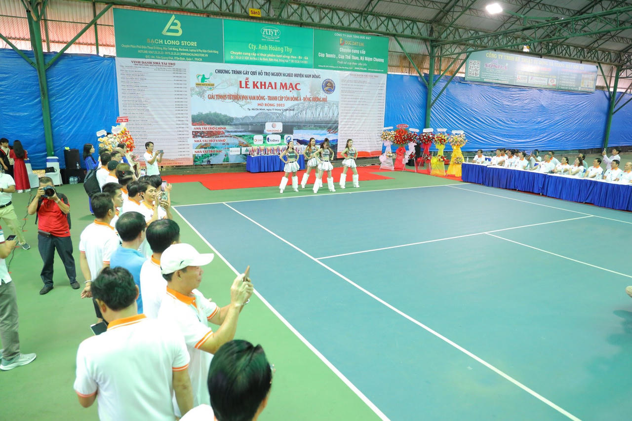 Giải tennis ủng hộ người nghèo Thừa Thiên Huế