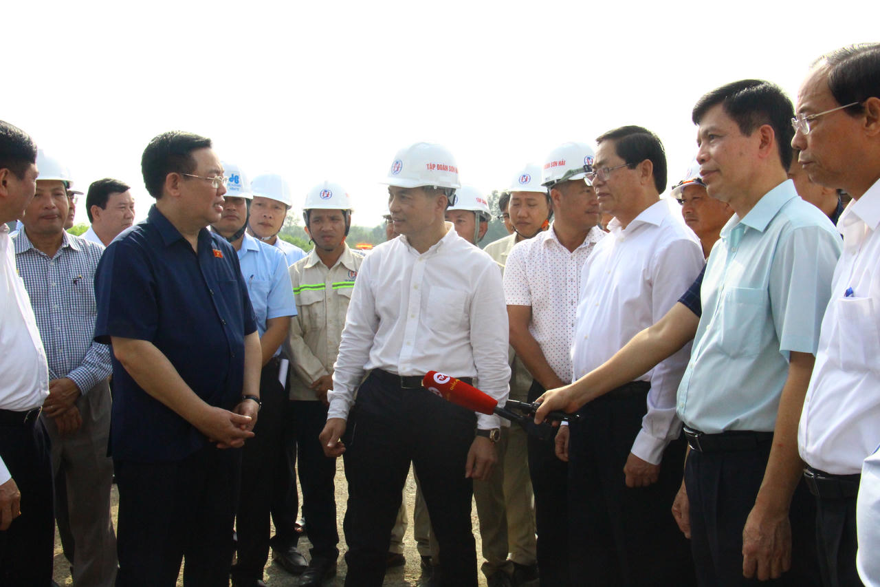 Chủ tịch Quốc hội Vương Đình Huệ khảo sát dự án cao tốc Biên Hòa - Vũng Tàu