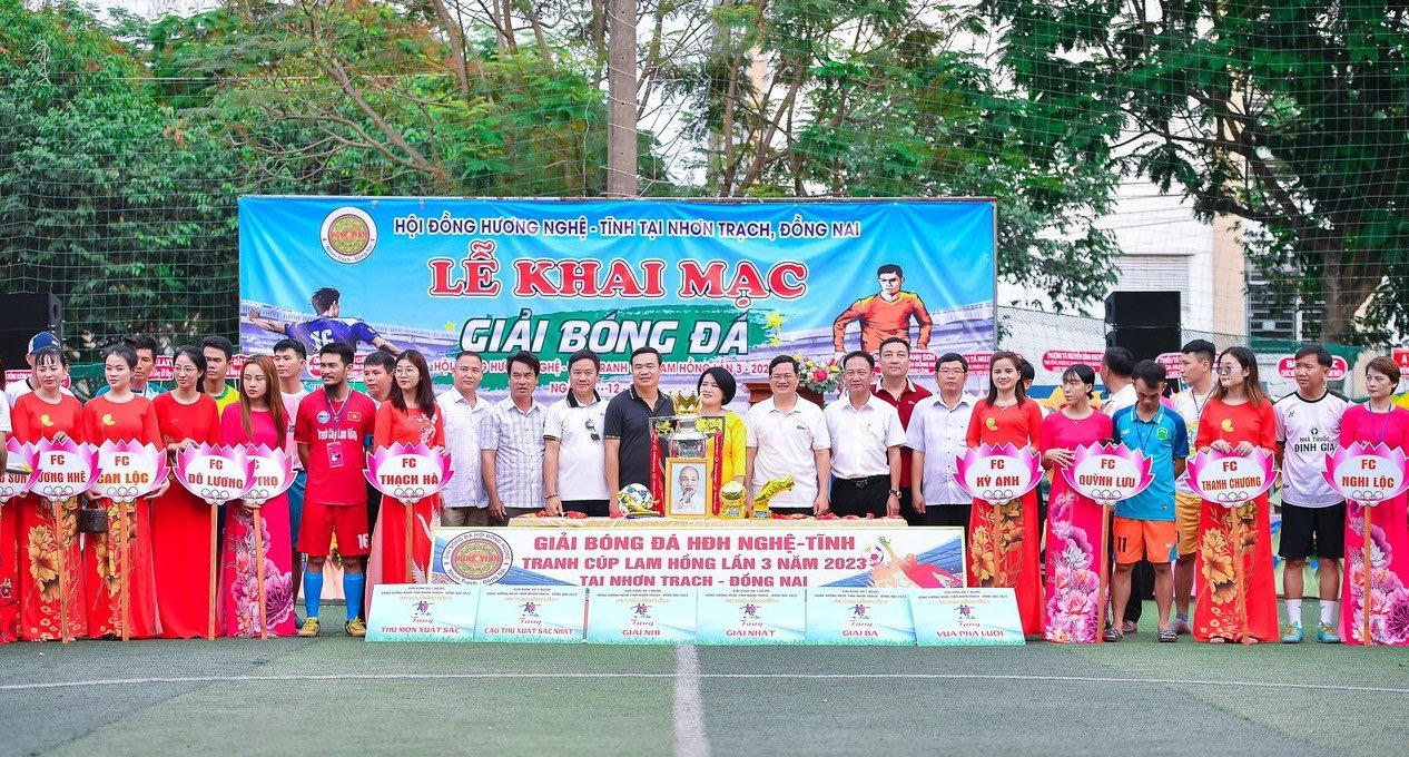 Khai mạc Giải bóng đá đồng hương Nghệ Tĩnh tranh cúp Lam Hồng lần thứ 3