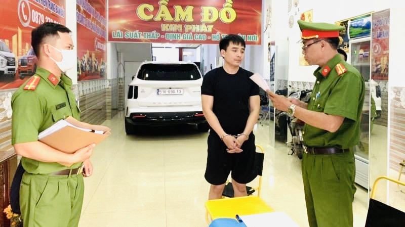 Tạm giữ nhóm đối tượng cho vay lãi nặng 730% năm