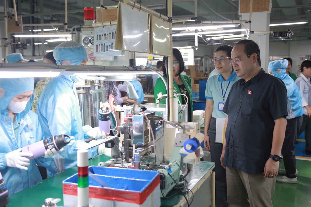 Đồng Nai thưởng Tết cao nhất 1 tỷ đồng, thấp nhất 200.000 đồng